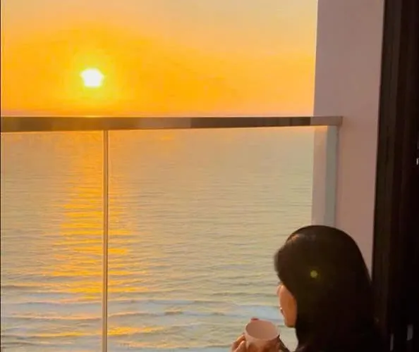 Khách sạn hẻo lánh Apec Mandala Cham Bay By Duyen 4*